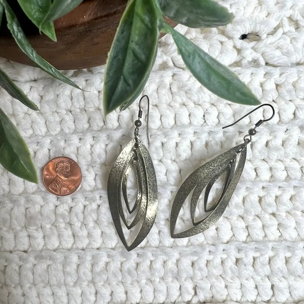 VINTAGE Women's Textured Goldtone Layered Fishhook Dangle Earrings Pierced